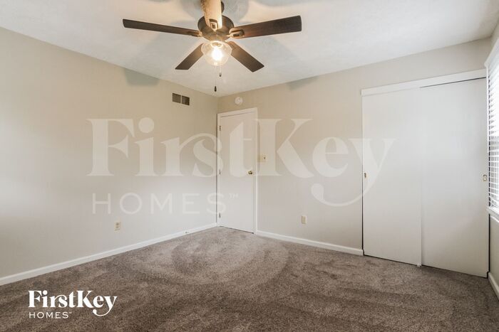 Building Photo - 596 Waterview Blvd