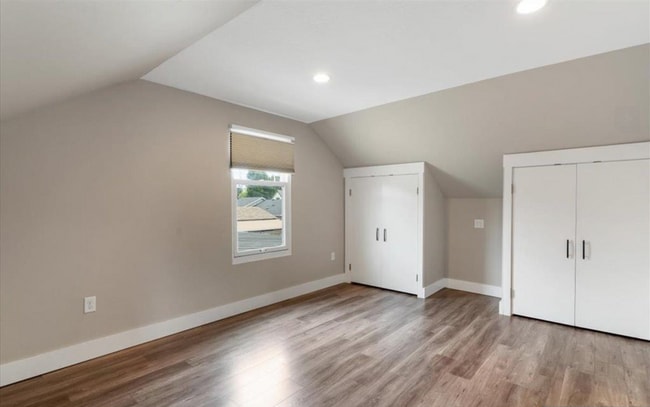 Building Photo - 1282 N 3rd Ave