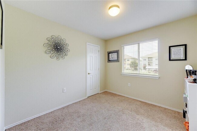 Building Photo - 1432 Anise Dr