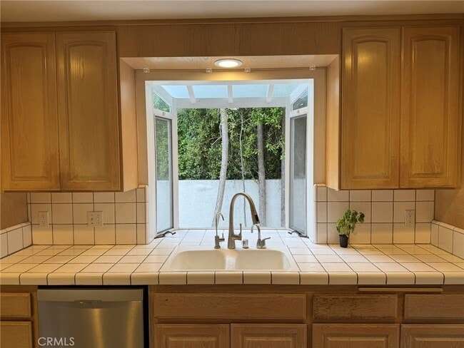 Building Photo - 27845 Hawthorne Blvd