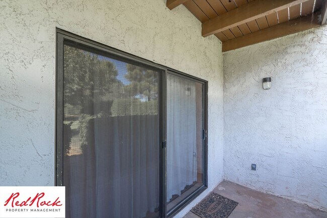 Building Photo - 2 Bedroom Condo in a Prime Location!