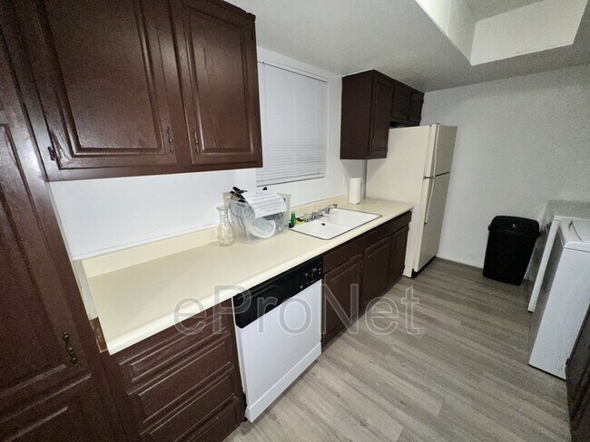 Building Photo - 4650 Koval Ln