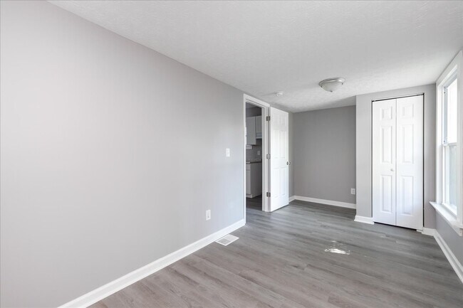 Building Photo - 4004 Grand Ave