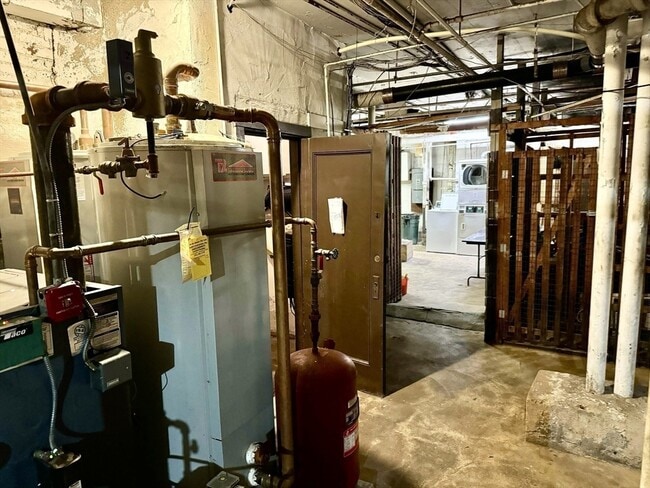 Building Photo - 48 Strathmore Rd