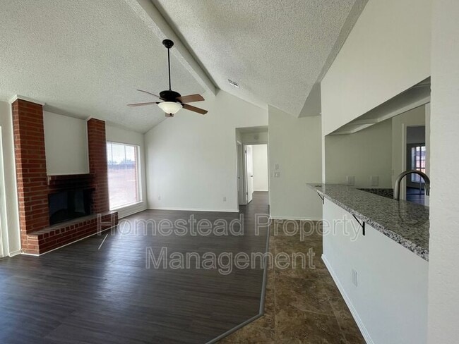 Building Photo - 10020 S Clegern St