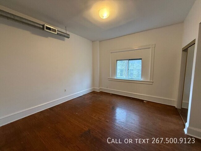 Building Photo - 211 S 45th St