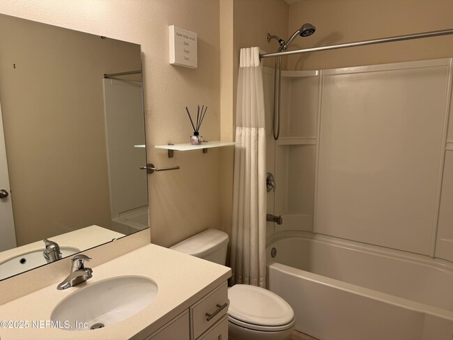 Building Photo - 96 Midway Park Dr