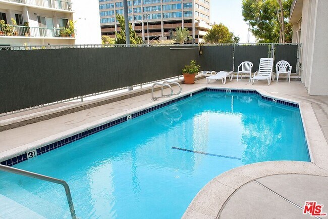 Building Photo - 10751 Wilshire Blvd
