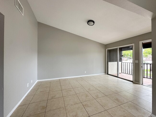 Building Photo - 5324 Bosque Ln