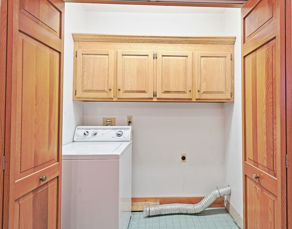 Building Photo - 1129 N Colony Rd