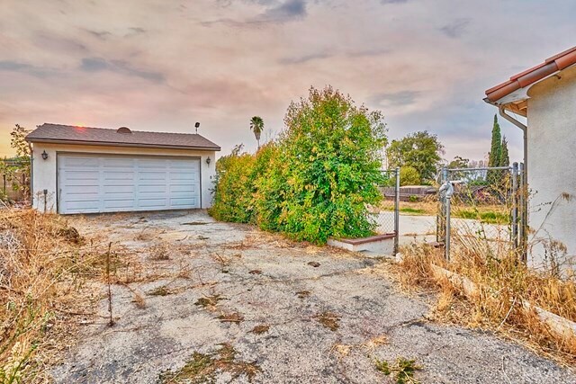 Building Photo - 2751 Batson Ave