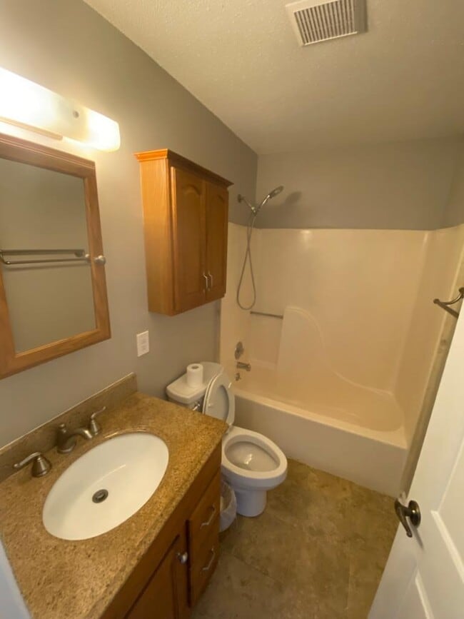 Building Photo - 19 Heron Ct