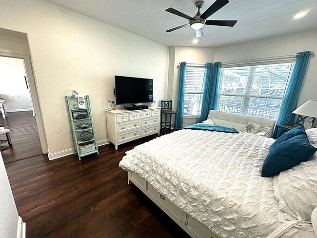 Building Photo - Furnished Six Month Rental - Gorgeous 3/2/2 Pool/Spa Home Tierra Verde