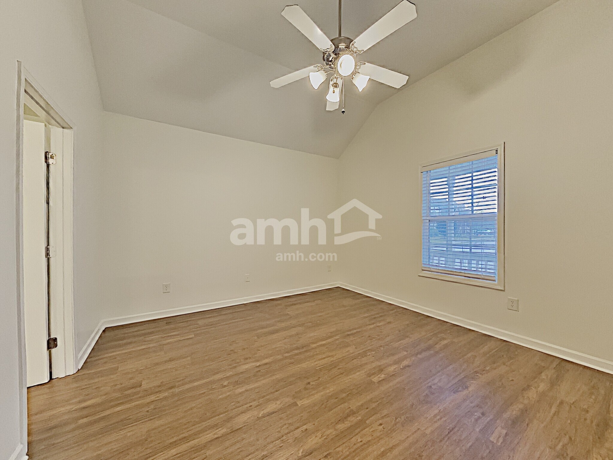 Building Photo - 1315 Chapmans Retreat Dr