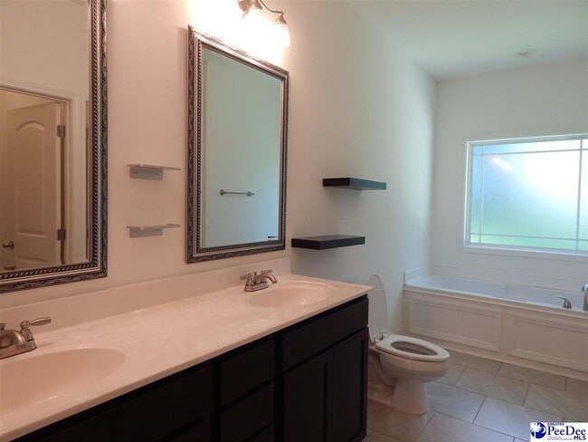 Building Photo - 154 N Lakewood Dr