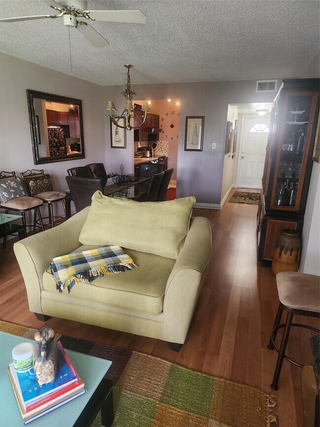 Building Photo - 7500 NW 4th Pl