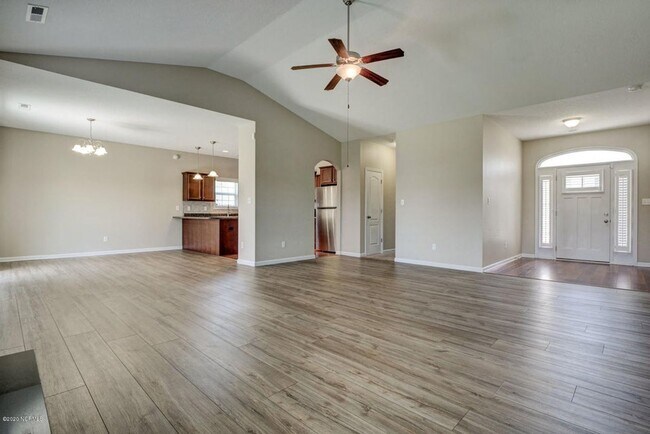 Building Photo - 116 Regatta Way