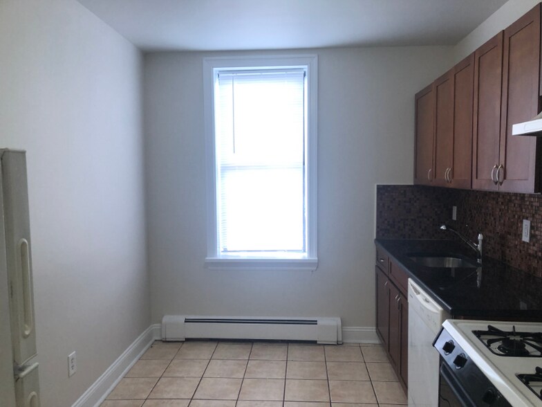 Building Photo - 7 Laidlaw Ave