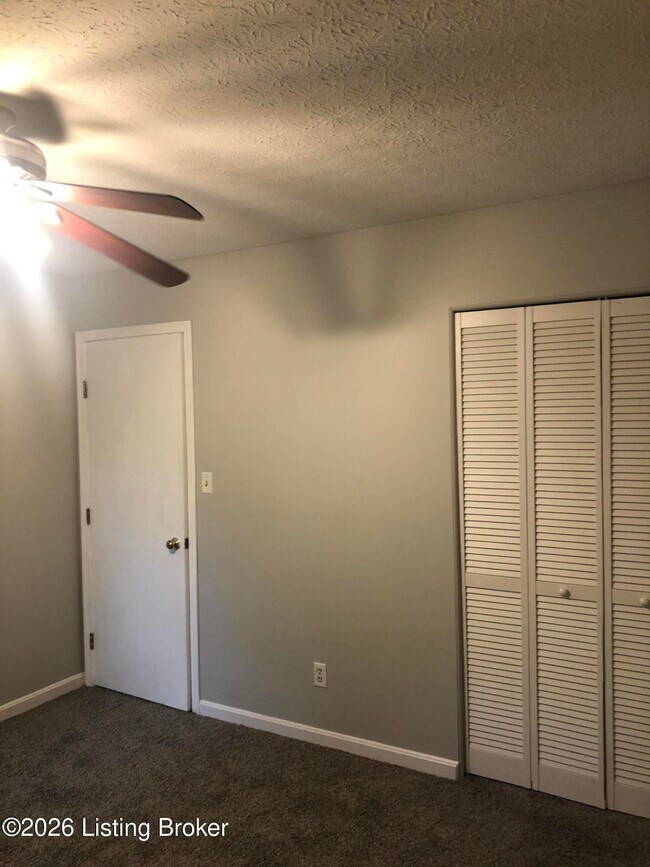 Building Photo - 6811 Cedarwood Dr