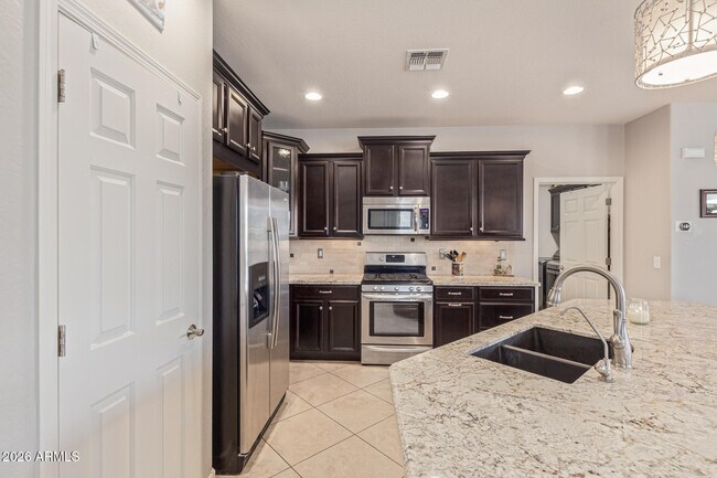 Building Photo - 17504 W Redwood Ln