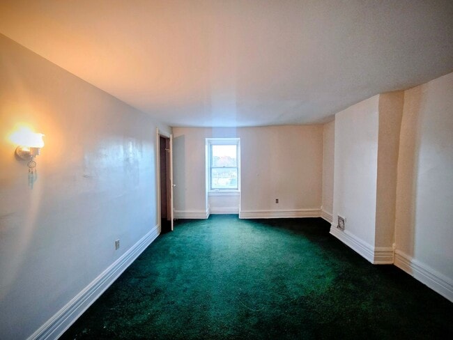 Building Photo - 625 Greenleaf St