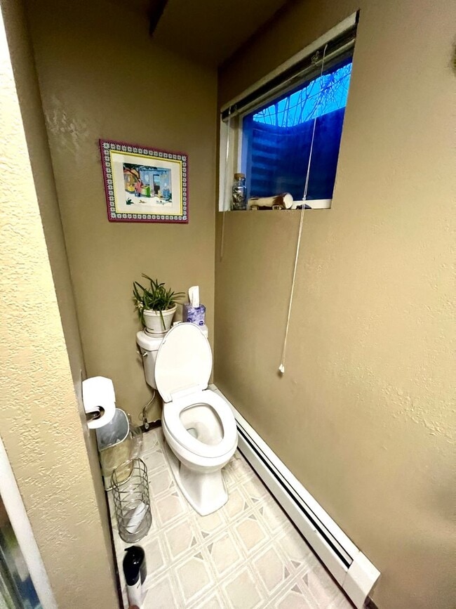 Building Photo - Pet Friendly 4 Bed 3 Bath Single Family Home on Westside W/ Fully Fenced yard, Attached Garage!