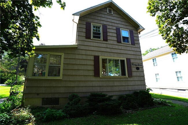 Building Photo - 27 Boughton Ave