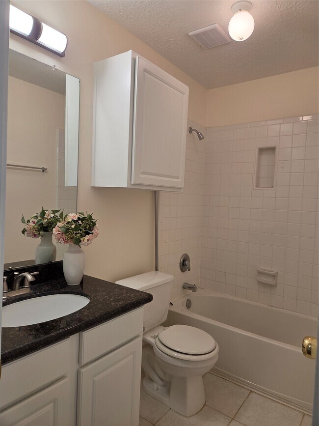 Building Photo - 4306 Lakeside Meadow Dr