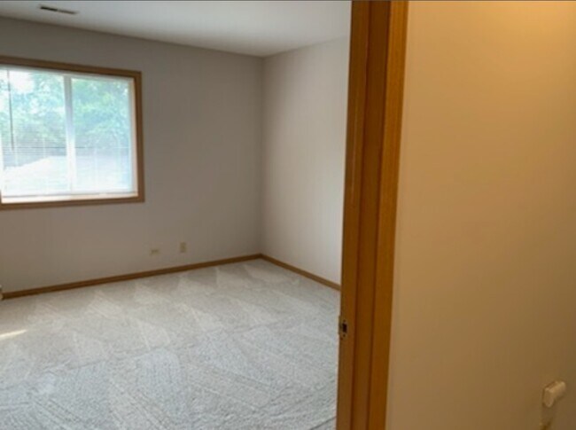 Building Photo - 500 Westwood Ct