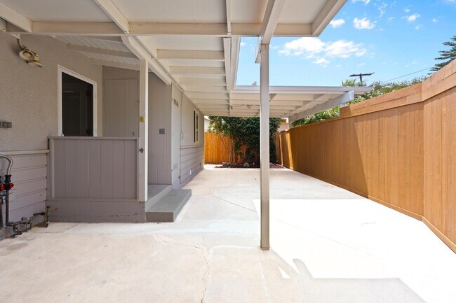 Building Photo - Charming 2-Bedroom Home in Ventura