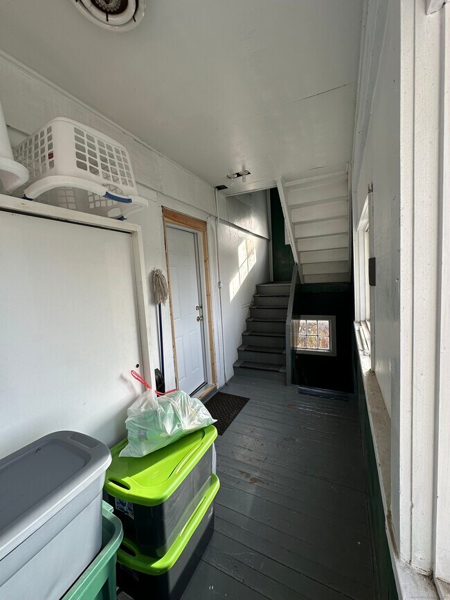 Building Photo - 220 Elliott Ave