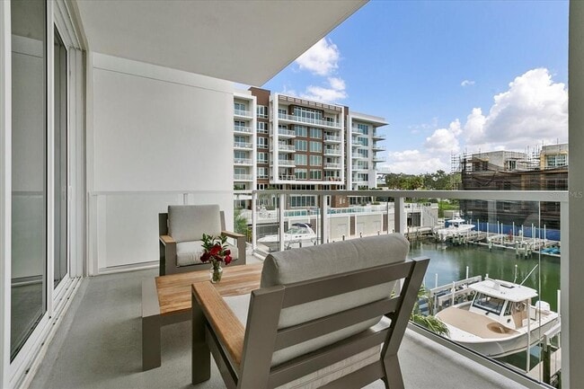 Building Photo - 920 N Osceola Ave