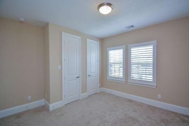 Building Photo - 15907 Court St