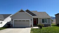 Building Photo - 848 N 440 W