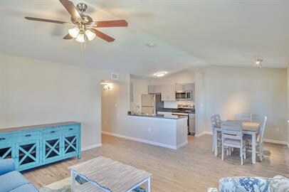 Building Photo - 240 Harmon Ave