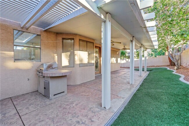 Building Photo - 249 Gentle Springs Dr