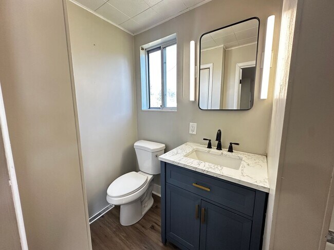 Building Photo - Aliquippa Triplex