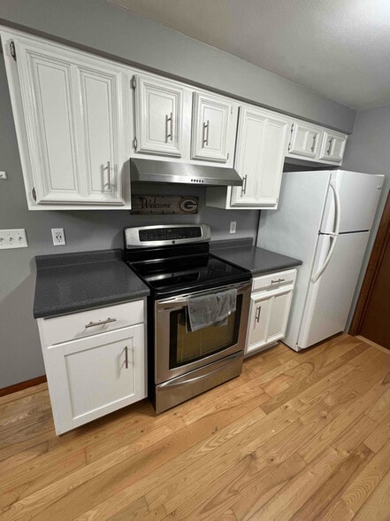 Building Photo - 1827 Sahara Ct