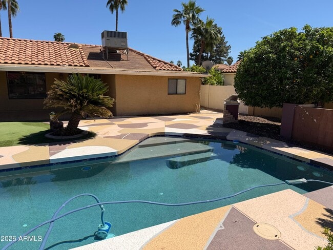 Building Photo - 15028 N 48th Way