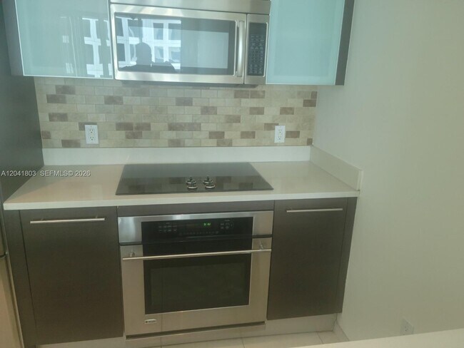 Building Photo - 500 Brickell Ave