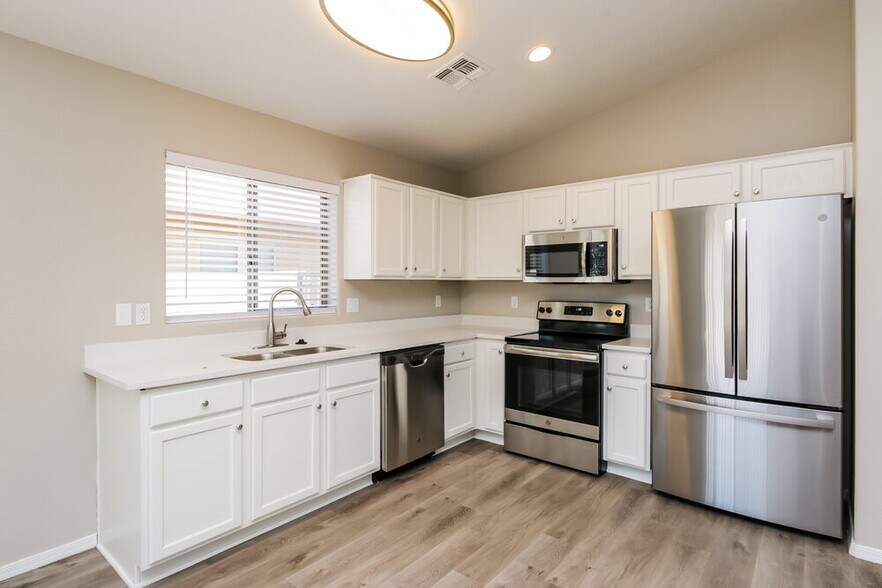 Building Photo - 1741 W Desert Mountain Dr