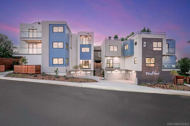 Primary Photo - 2124 San Clemente St