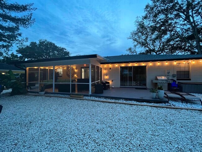 Building Photo - 1010 San Remo Rd