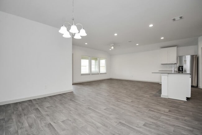 Building Photo - 7803 Golden Rubia Ln