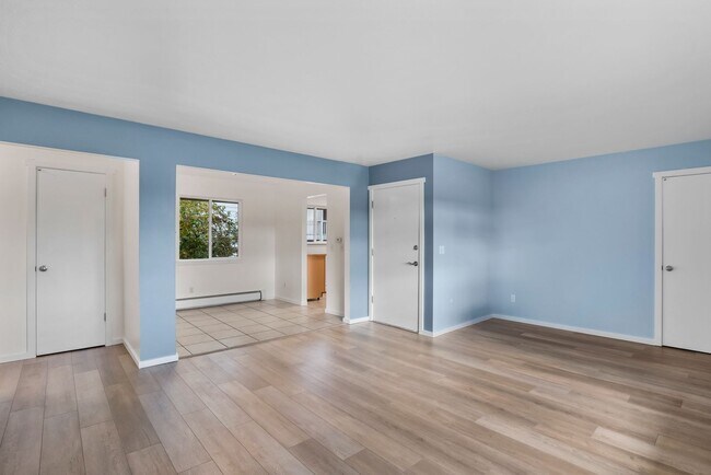 Building Photo - University Gardens Condominium Unit A7