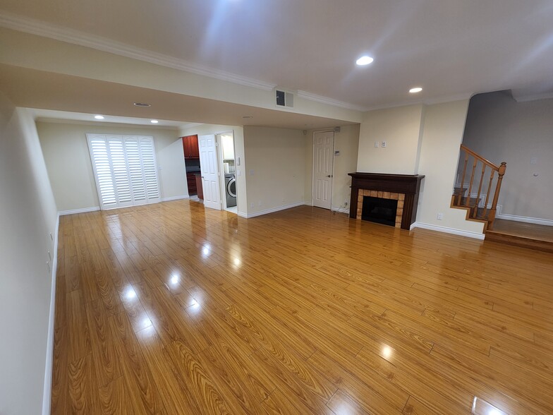 Building Photo - 212 N Jackson St