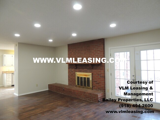 Building Photo - 404 W Vicksburg St