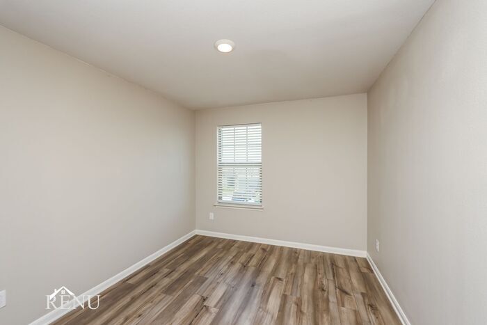 Building Photo - 2034 Delta Downs Dr