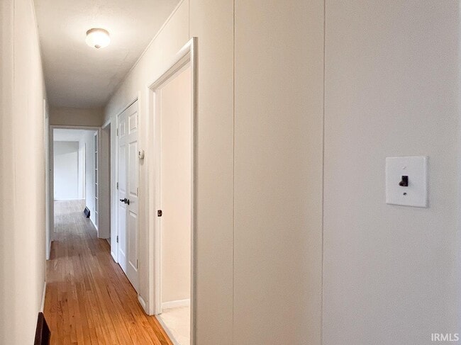 Building Photo - 2519 E 7th St