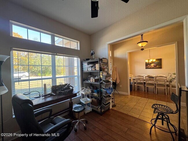 Building Photo - 10054 Amidon St